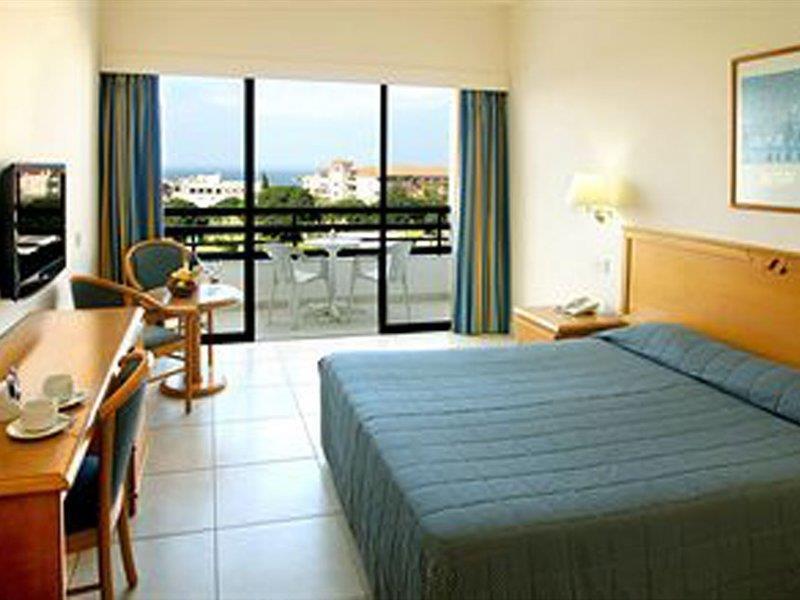 Avanti Hotel Pafos Exterior foto